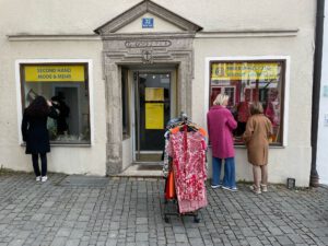 Sommermode im Popup Laden